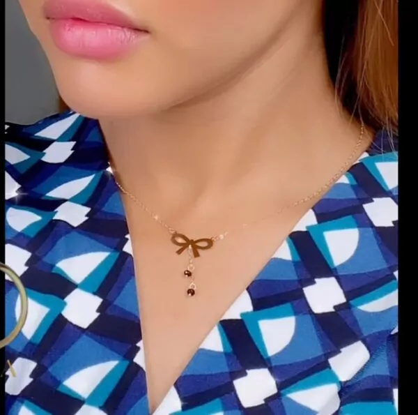 Collier Papillon Noire en Or 18K