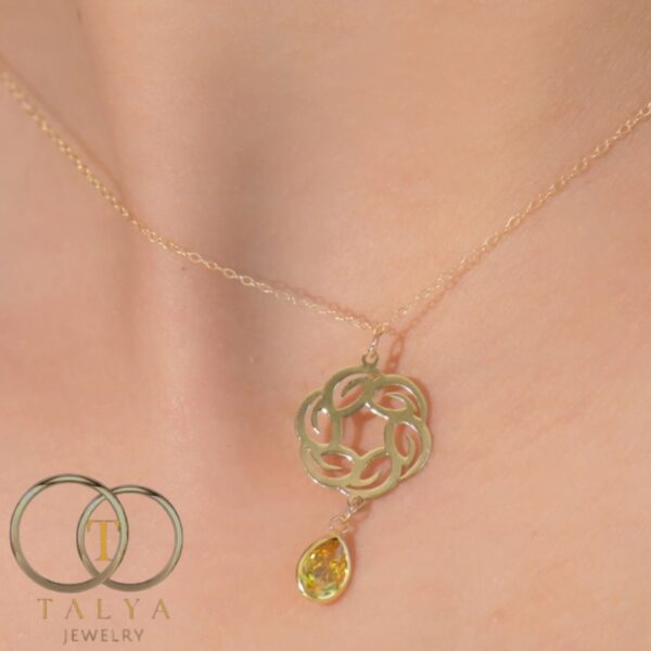 Collier Fleur Brillé En Or 18K